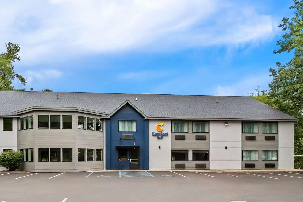 Comfort Inn Traverse City Extérieur photo